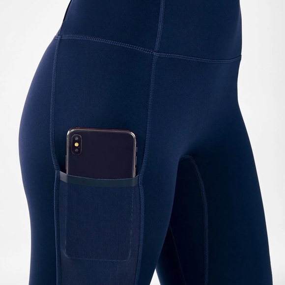 Fabletics utility leggings - burgundy - Picture 6 of 6